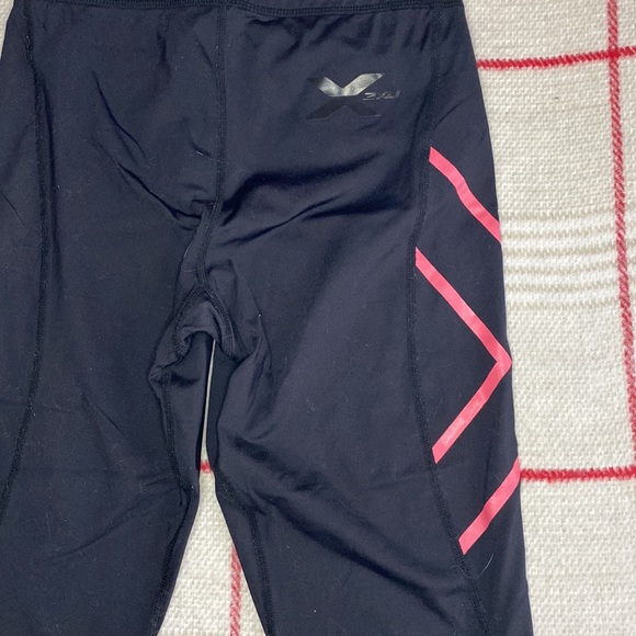 2XU Workout Capris - Picture 4 of 7
